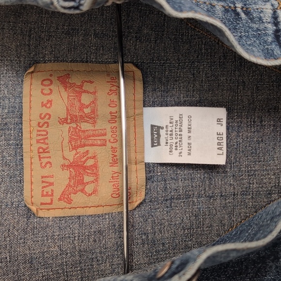 2004 Vintage Levi Strauss Trucker Jean Jacket Light Wear Size Junior's Large - Picture 2 of 6